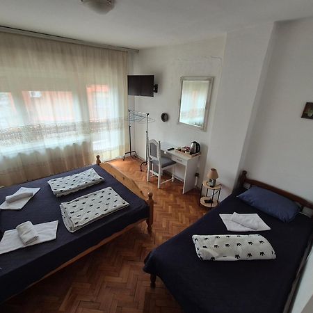 Prenociste Chardak Hotel Tuzla Buitenkant foto