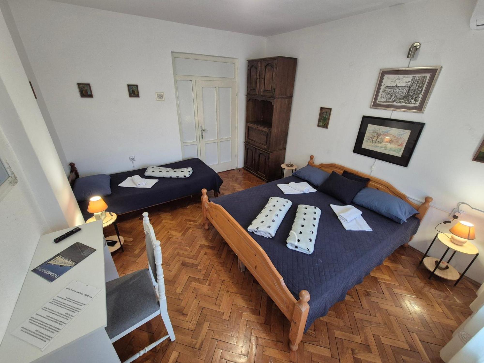 Prenociste Chardak Hotel Tuzla Buitenkant foto