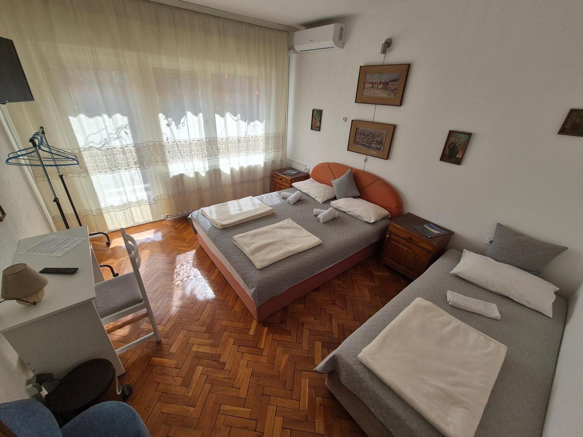 Prenociste Chardak Hotel Tuzla Buitenkant foto