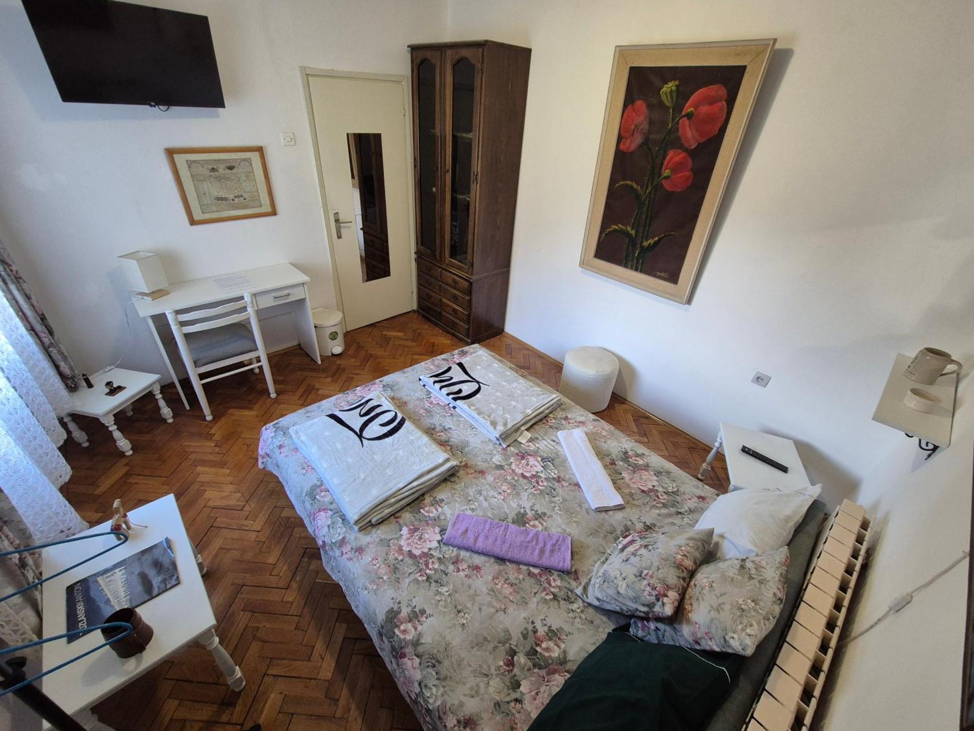Prenociste Chardak Hotel Tuzla Buitenkant foto